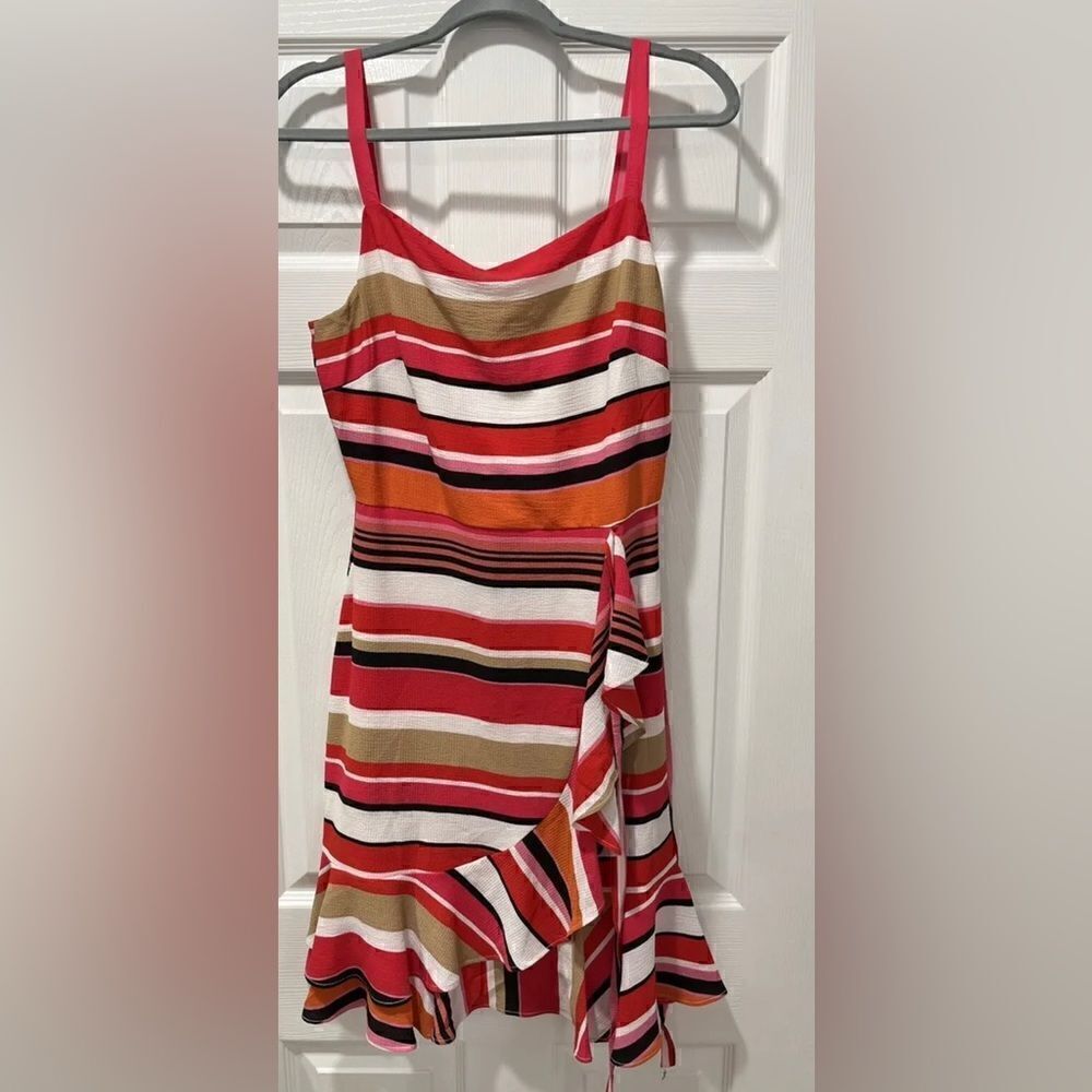 💥$5 BUNDLED💥 ♡Nicole Miller Studio Size 10 Wrap  Striped Dress